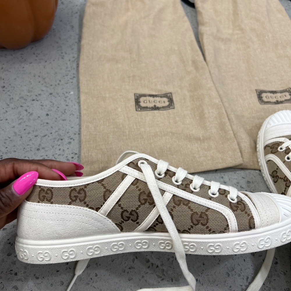 Update: More pics added…Authentic Gucci sneakers size 38 tan & white in color… - Picture 6 of 12